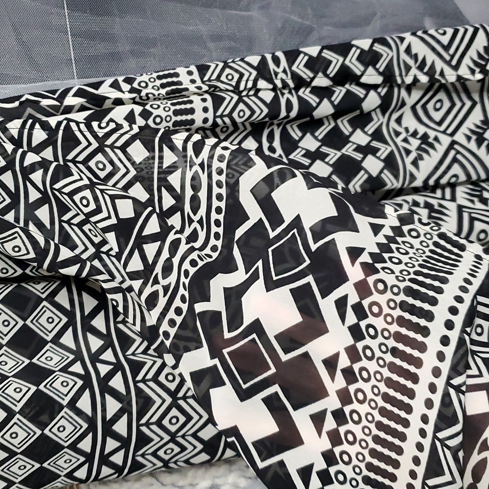 Kirra Tribal Print Semi-sheer Side-slit Maxi Dress XS Black&White - Picture 3 of 4